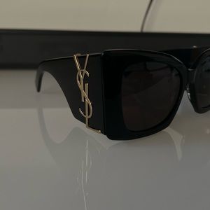 YSL SUNGLASSES BRAND NEW